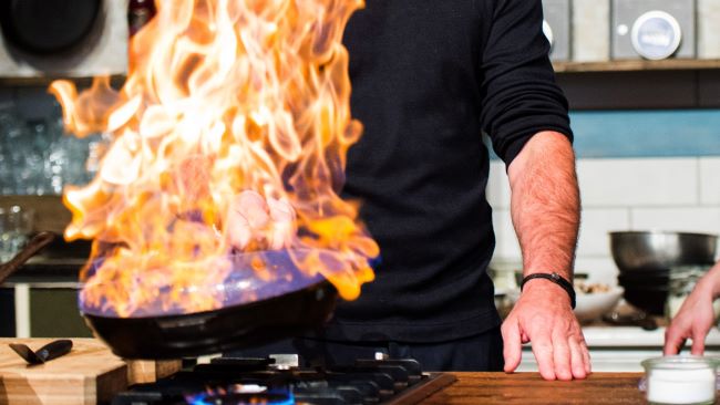 Flambieren_liefert_m_77709735