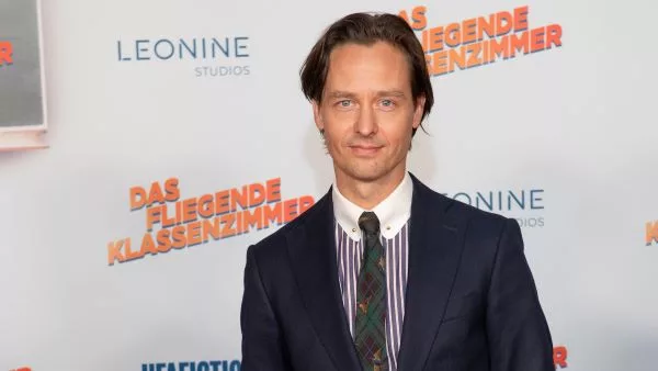 tom_schilling_72dpi_9_16